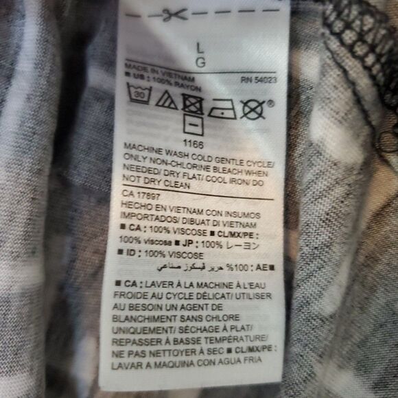 Old Navy Cutout Back Stretch Top Womens  L Black White Print Knit Short Sleeve - Picture 13 of 16